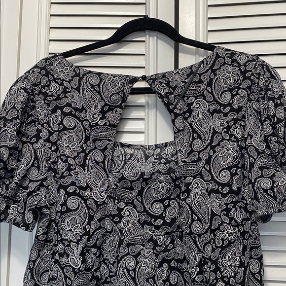 Babydoll Puff Sleeve Black and White Paisley Dress - Picture 7 of 8
